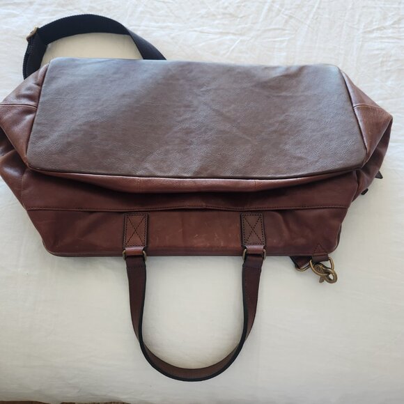 Fossil "Miles" Leather Duffle Bag EUC - Picture 6 of 11